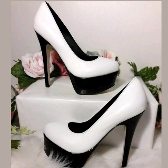 Steve Madden Shoes - SexyWhite/Black Steve Madden Platform Shoes